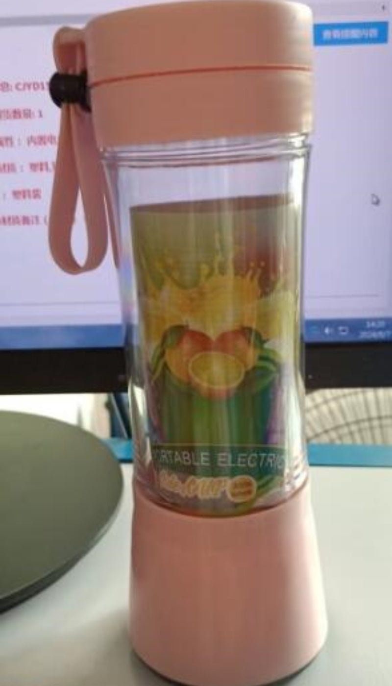 Portable USB Blender – Make Fresh Smoothies Anywhere in 30 Seconds